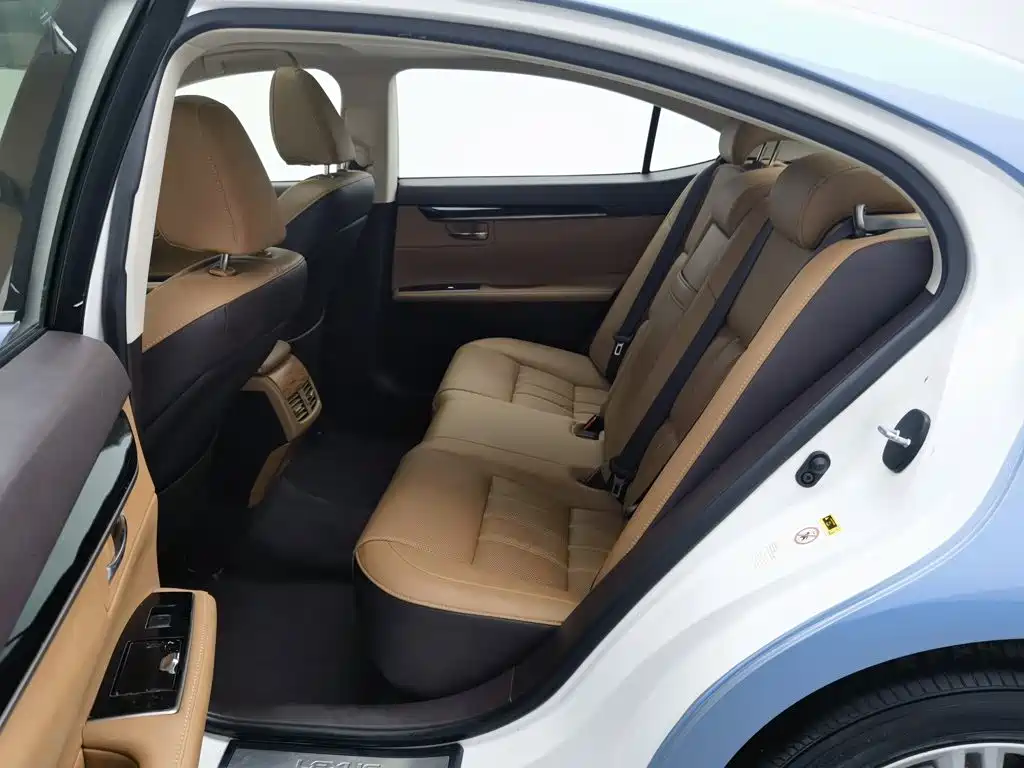 Lexus ES — миниатюра 15