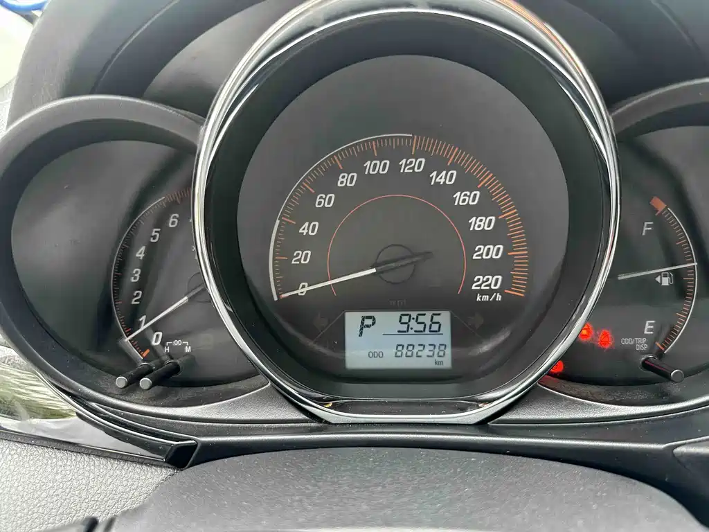 Toyota Yaris L — миниатюра 7