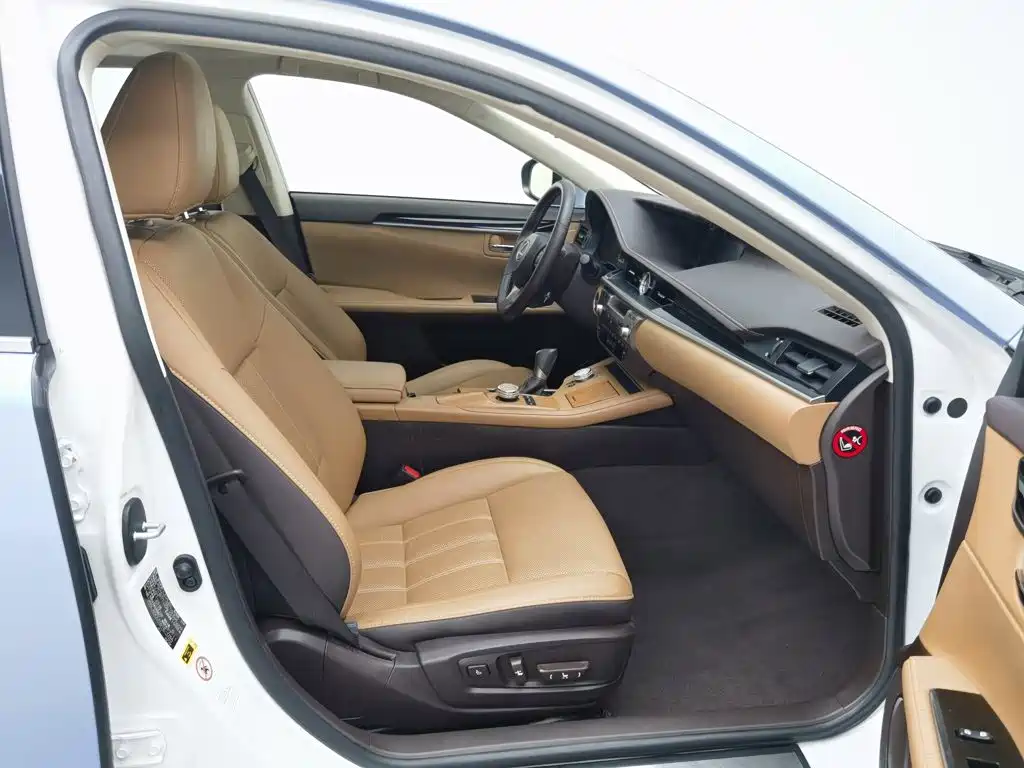 Lexus ES — миниатюра 23