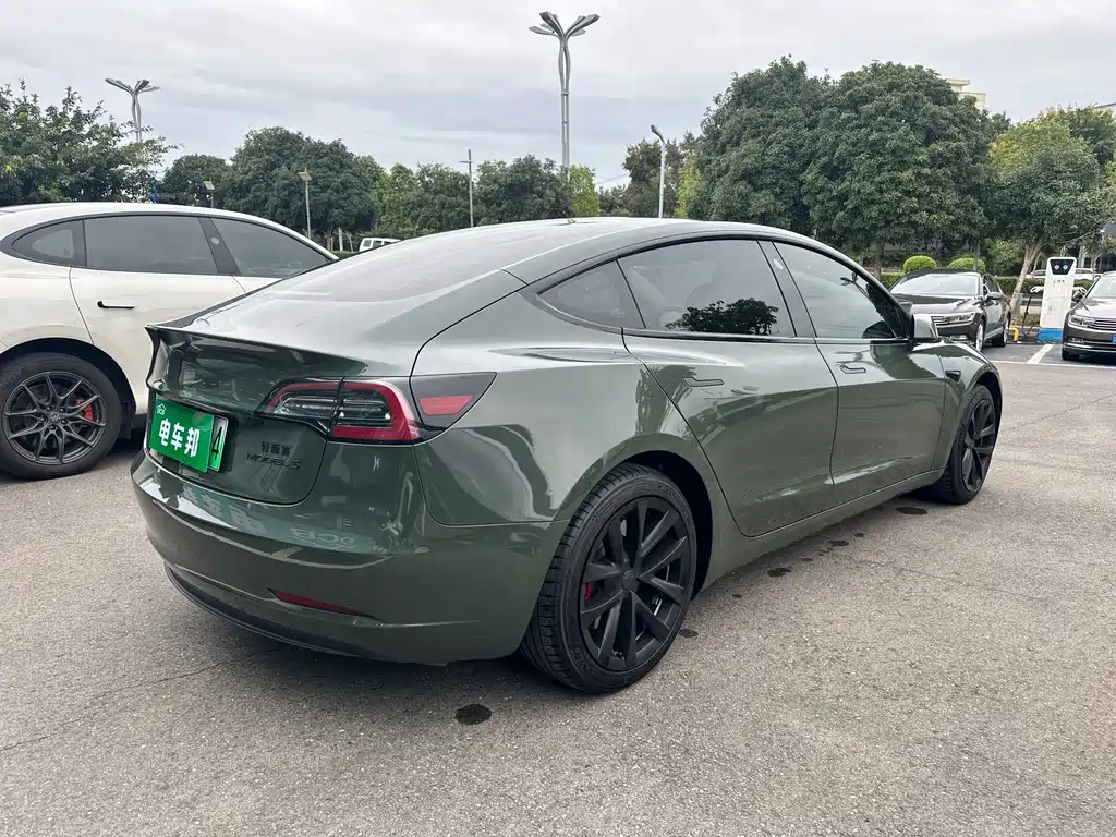 Tesla Model 3 — миниатюра 8