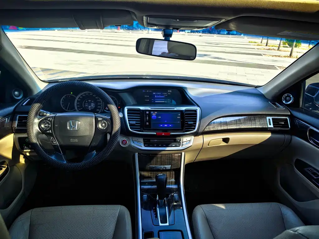 Honda Accord — миниатюра 17