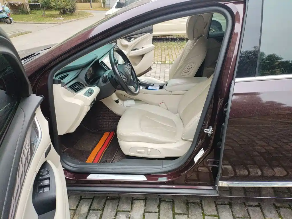 Buick LaCrosse — миниатюра 12
