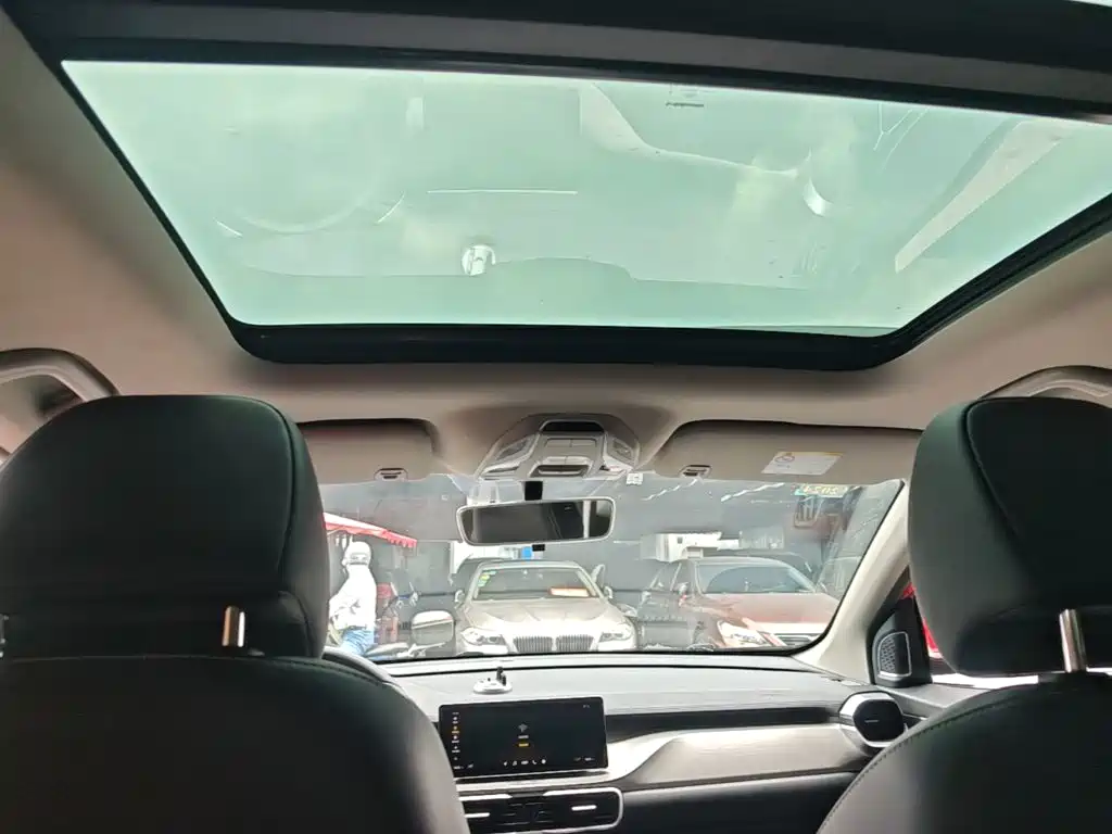 Geely Binyue — миниатюра 18