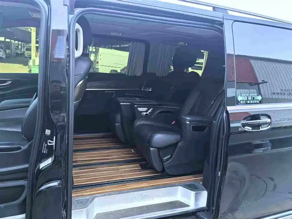 Mercedes-Benz V-Class — миниатюра 5