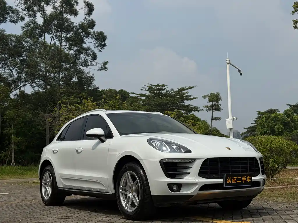 Porsche Macan — миниатюра 3