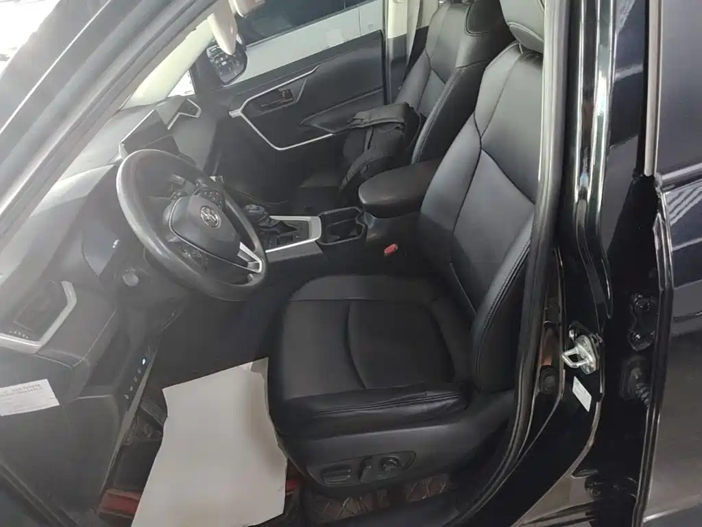 Toyota RAV4 — миниатюра 15
