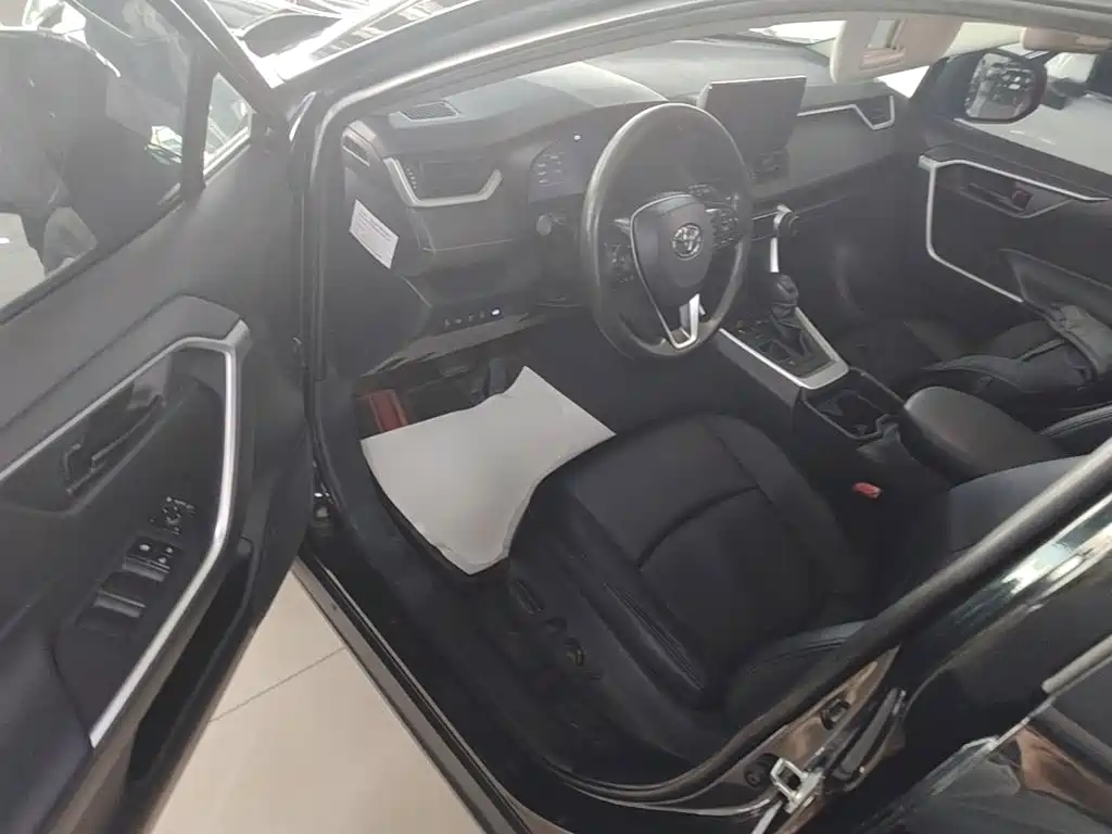 Toyota RAV4 — миниатюра 16