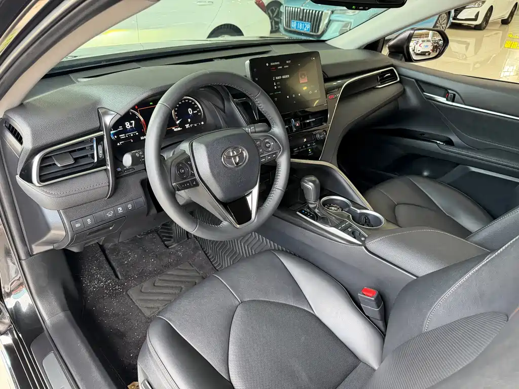 Toyota Camry — миниатюра 7