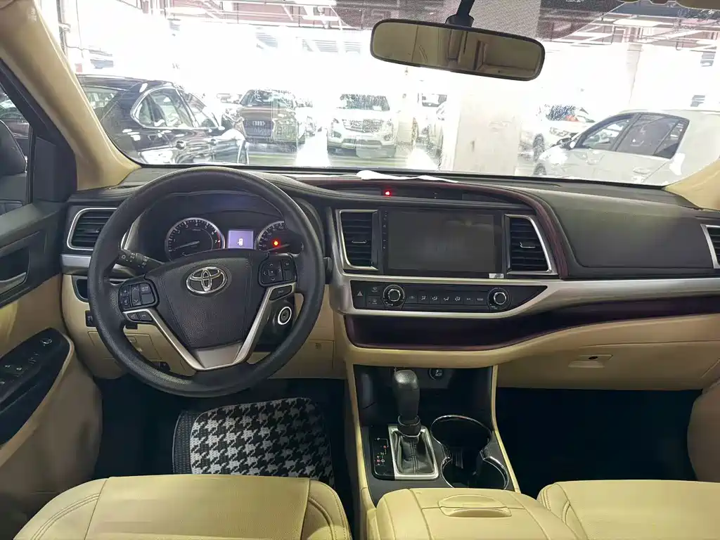 Toyota Highlander — миниатюра 5