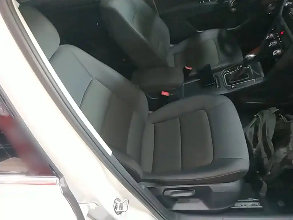 Volkswagen Golf Sportsvan — миниатюра 25