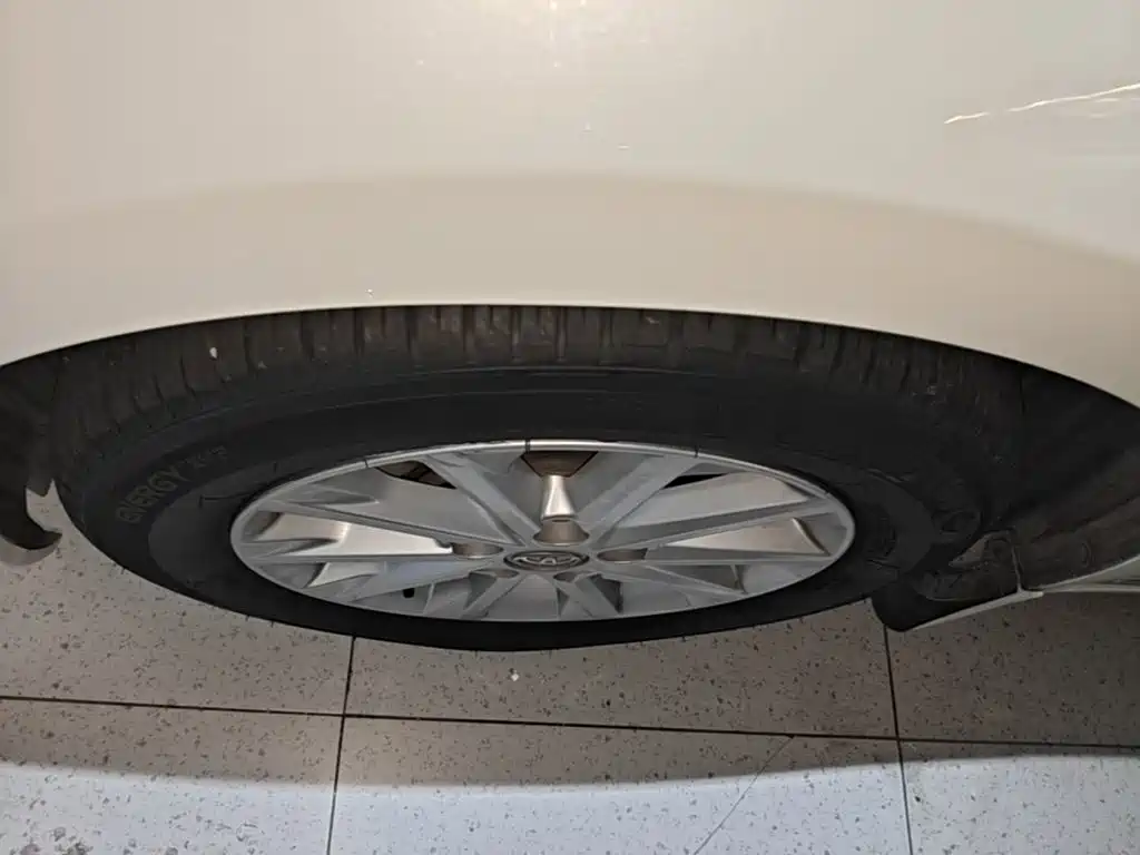 Toyota Camry — миниатюра 23