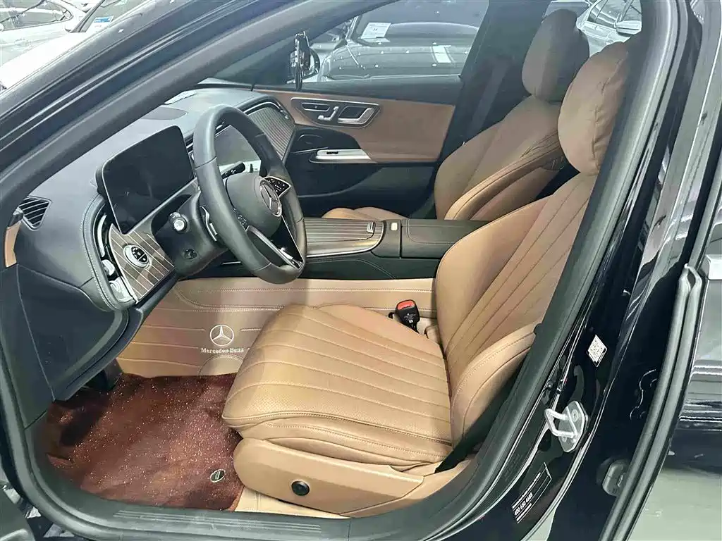Mercedes-Benz E-Class — миниатюра 12
