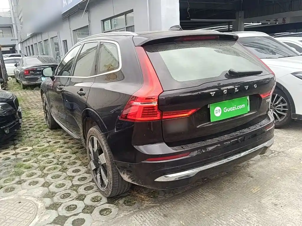 Volvo XC60 PHEV — миниатюра 5