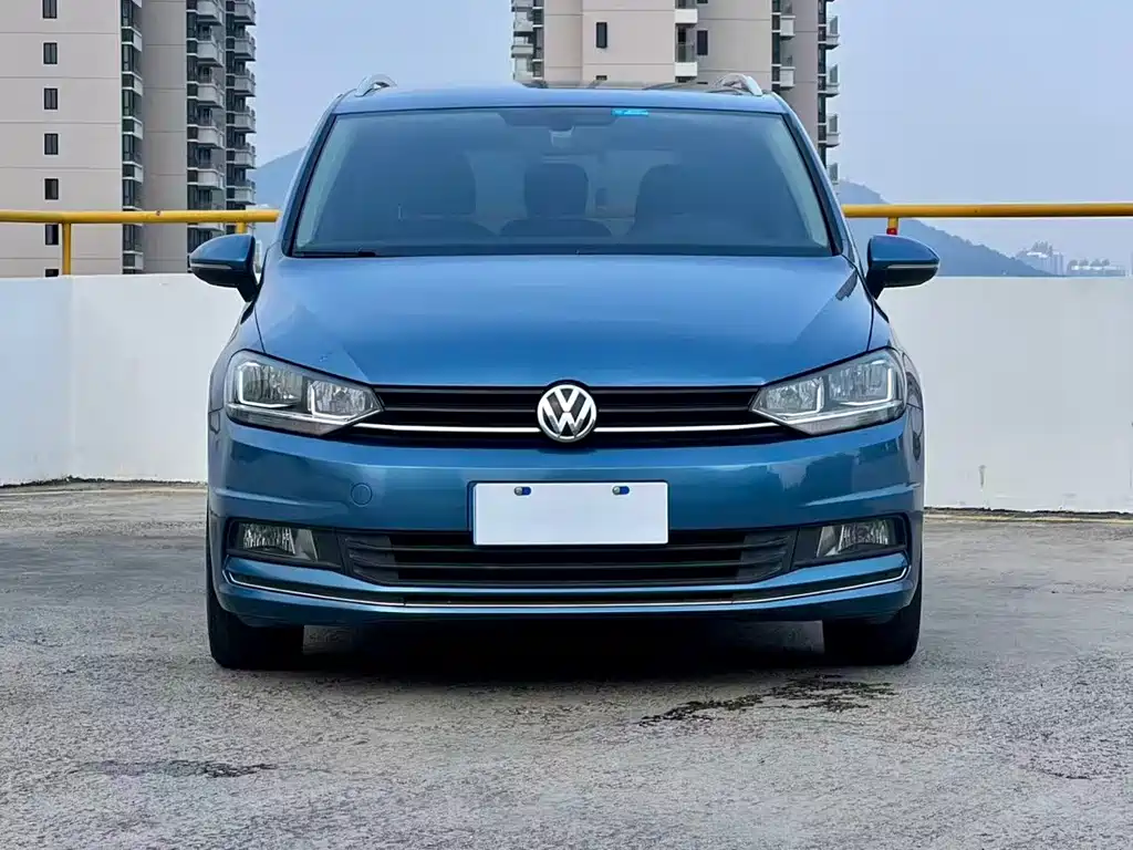 Volkswagen Touran — миниатюра 2