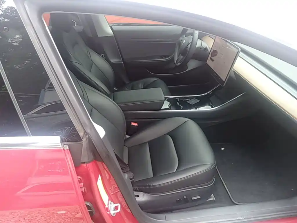 Tesla Model 3 — миниатюра 25