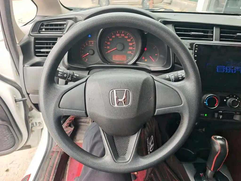 Honda Fit — миниатюра 11