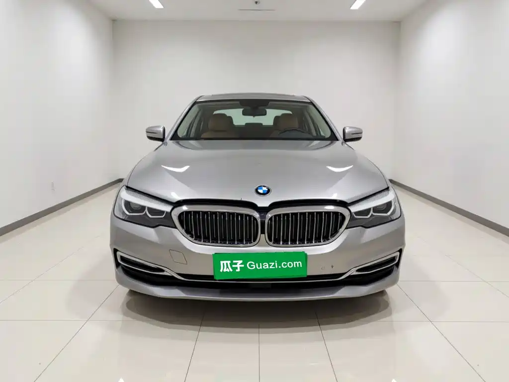 BMW 5 Series — миниатюра 2