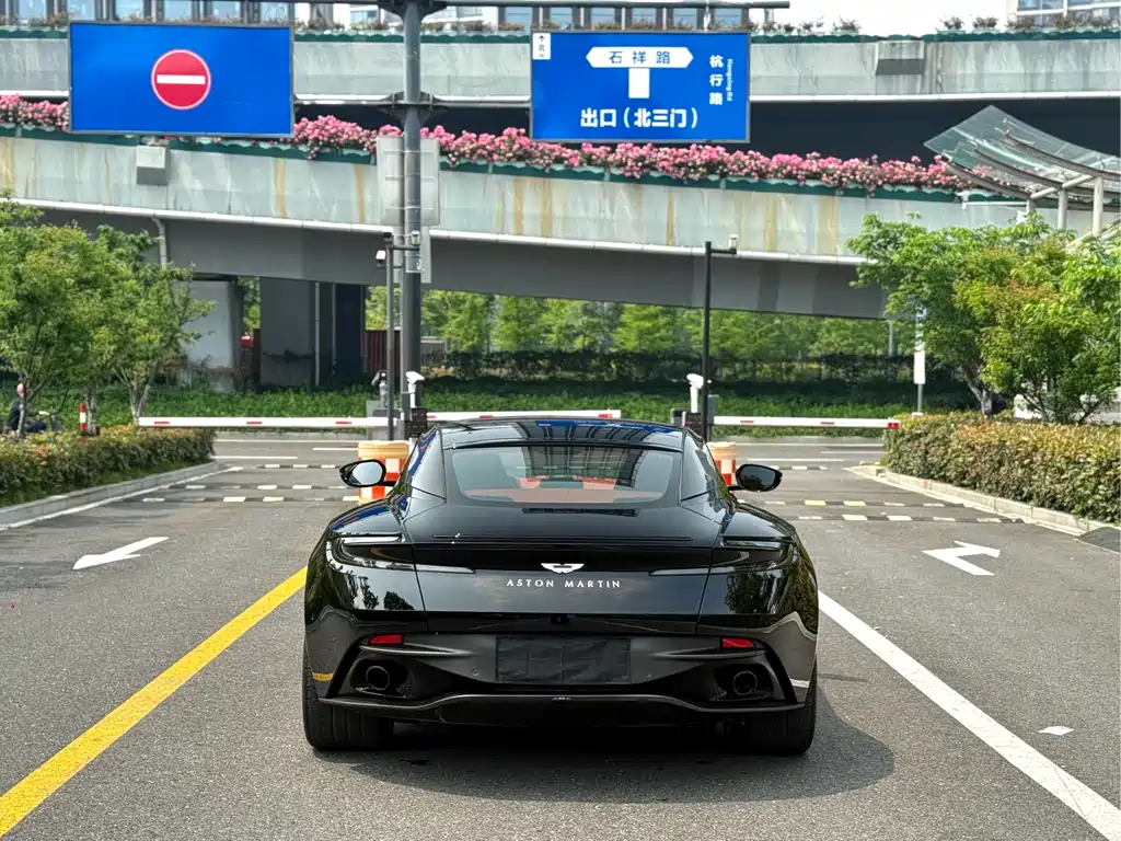 Aston Martin DB11 2022 4.0T V8 Coupe