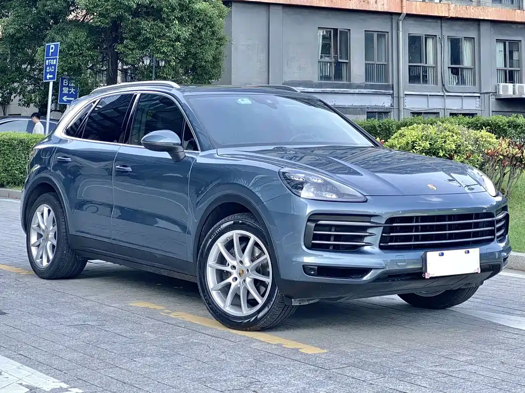 Porsche Cayenne — миниатюра 5