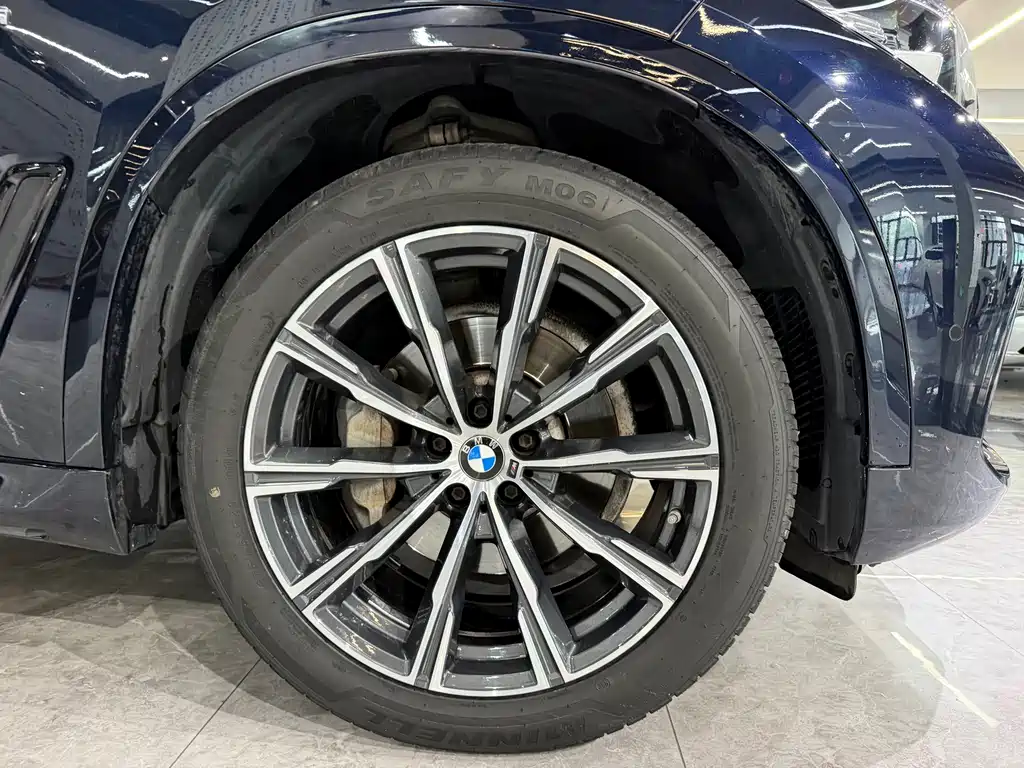BMW X5 (Import) — миниатюра 13