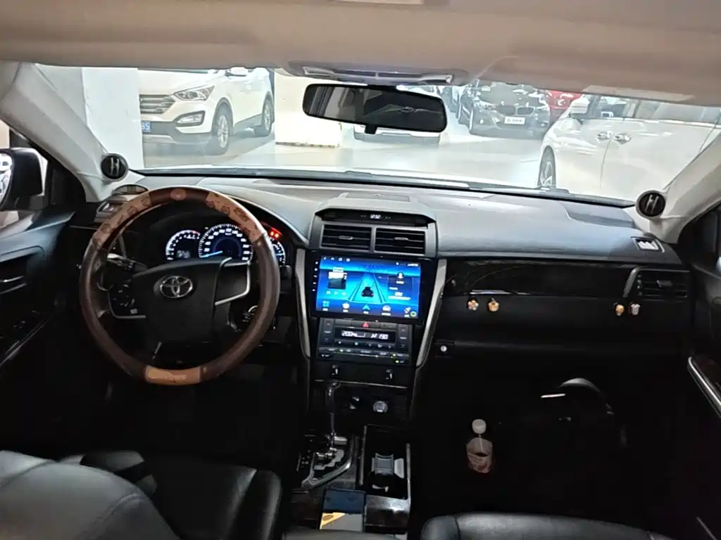 Toyota Camry — миниатюра 10