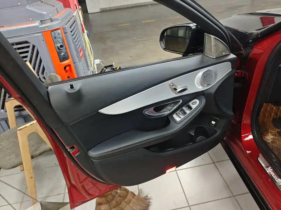 Mercedes-Benz C-Class — миниатюра 5