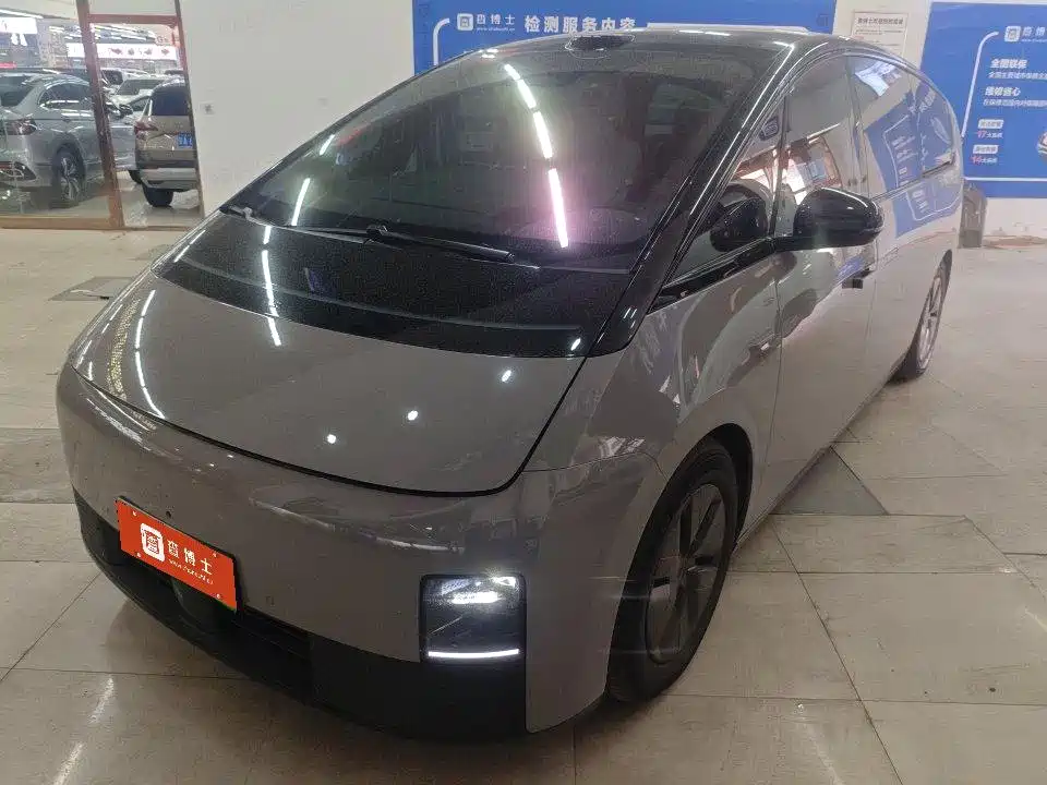 Li Auto Li MEGA 2025