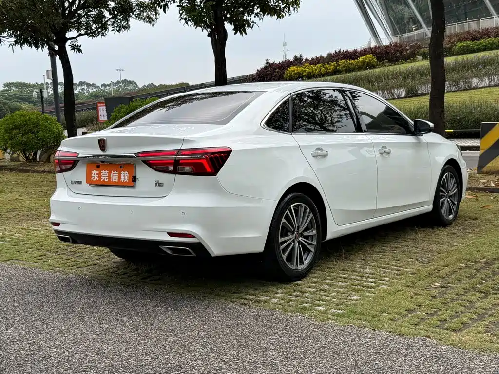 Roewe i6 Classic — миниатюра 7