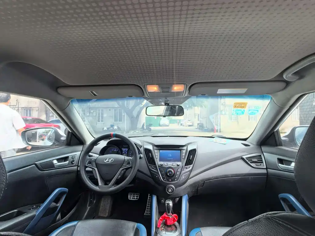 Hyundai Veloster — миниатюра 7