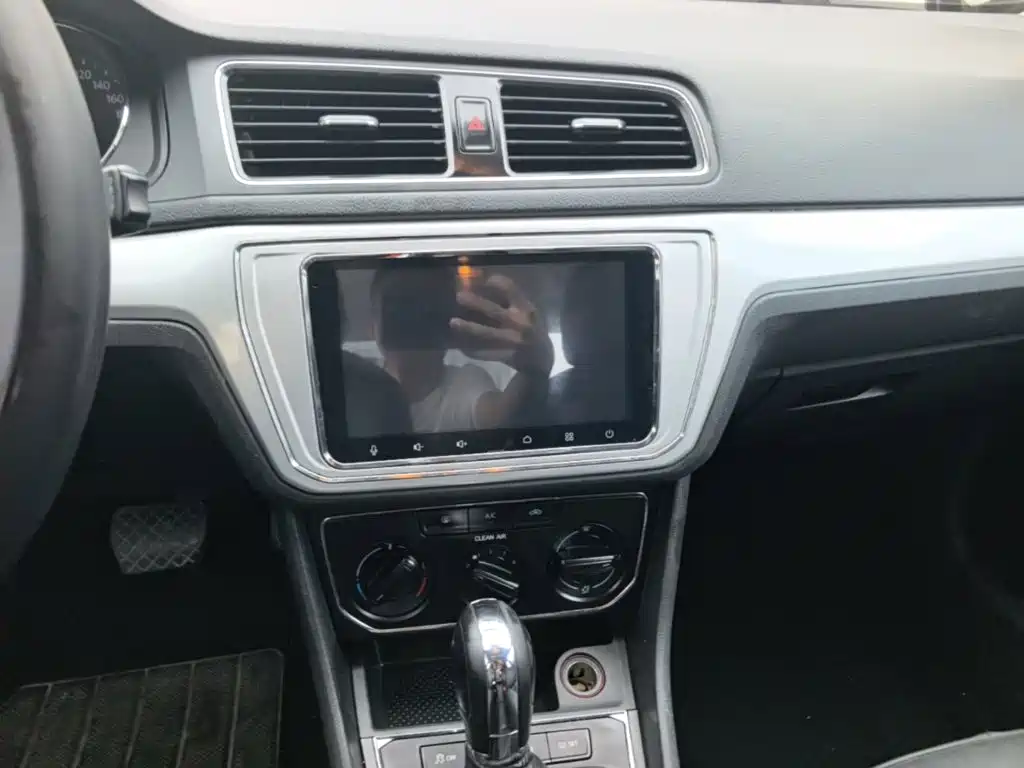 Volkswagen Lavida — миниатюра 13