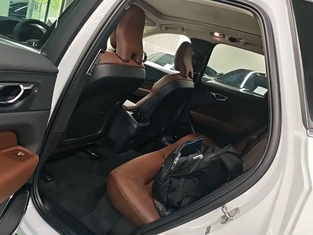 Volvo XC60 — миниатюра 17