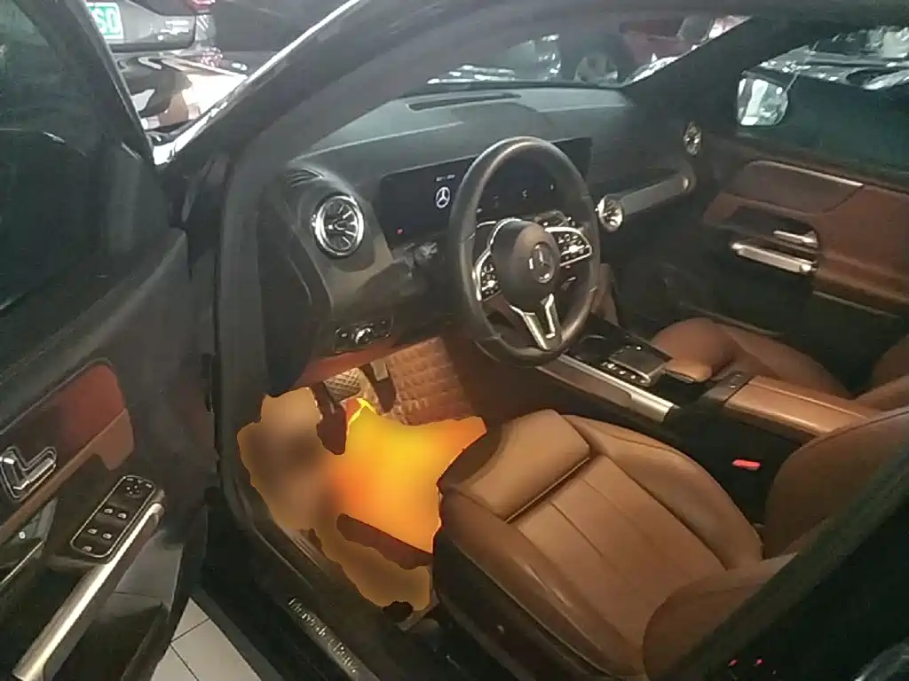 Mercedes-Benz GLB — миниатюра 16