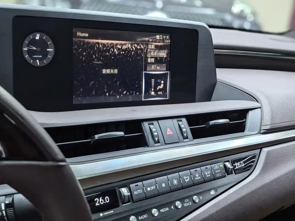 Lexus ES — миниатюра 17