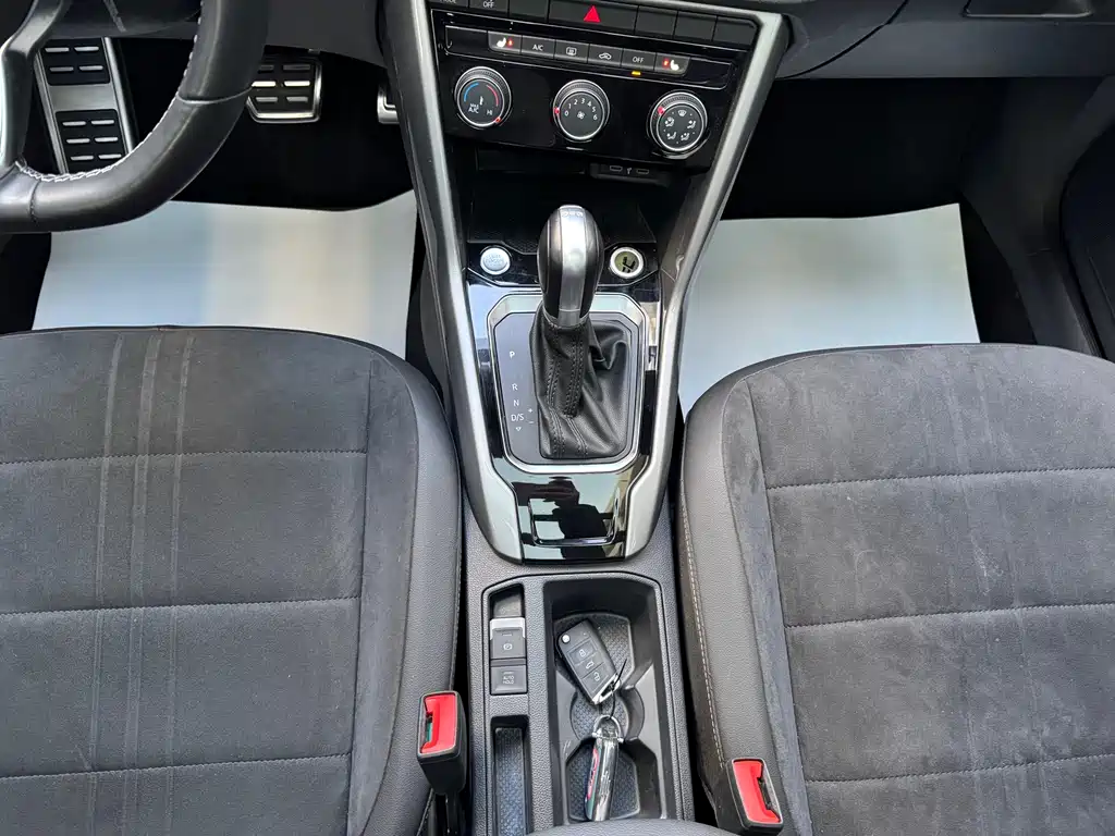 VOLKSWAGEN T ROC EXPLORING SONGS