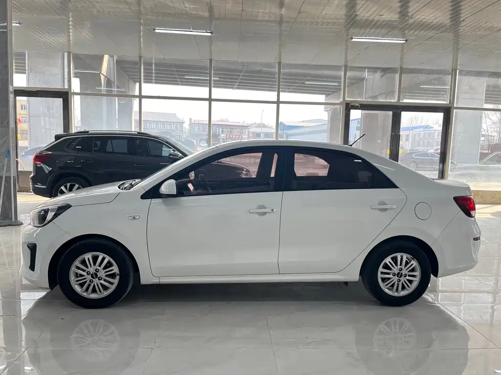 Kia Huanchi 1.4L Auto Comfort Sunroof Edition, фото 3