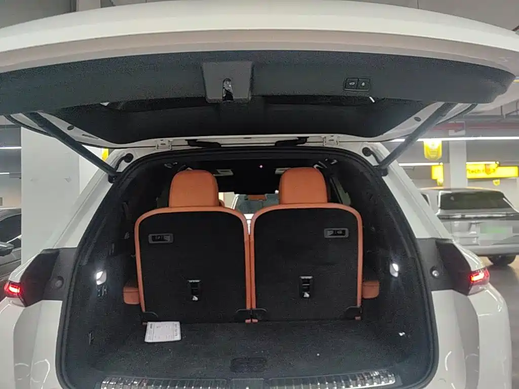 Li Auto Li L8 — миниатюра 19