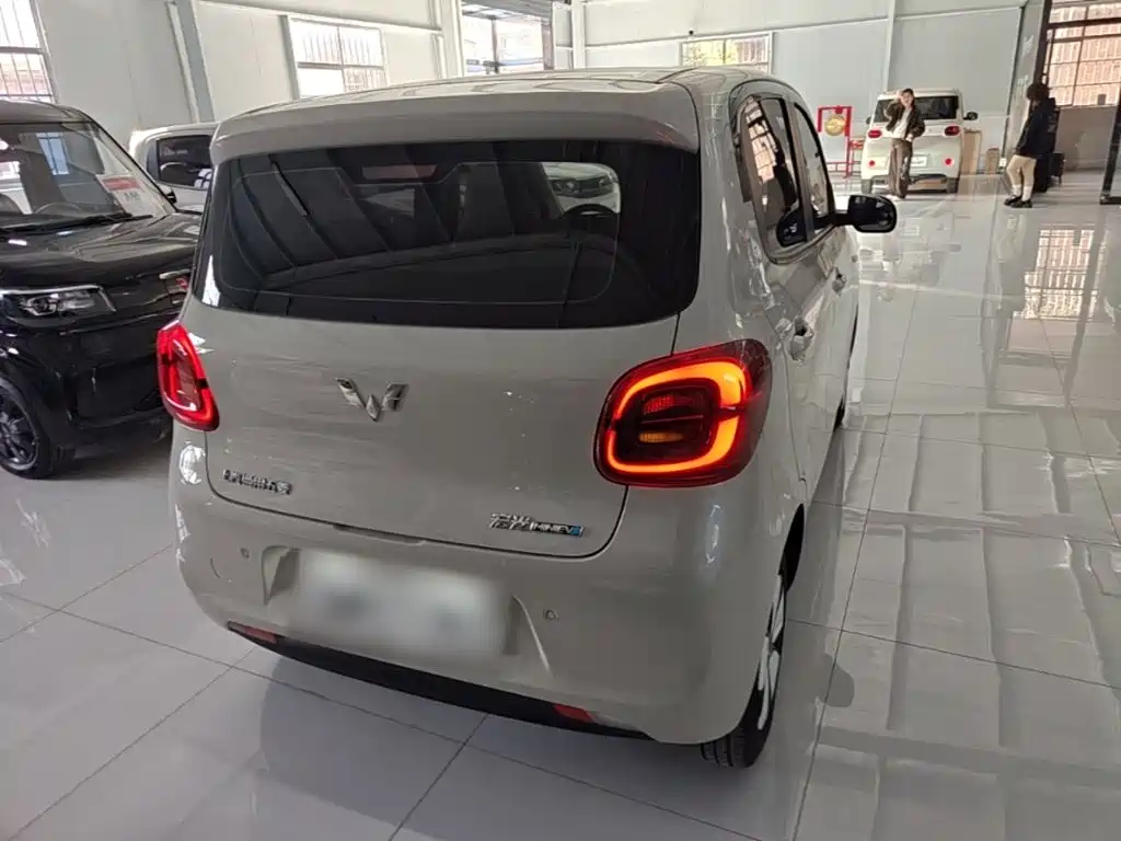 Wuling MINIEV — миниатюра 6