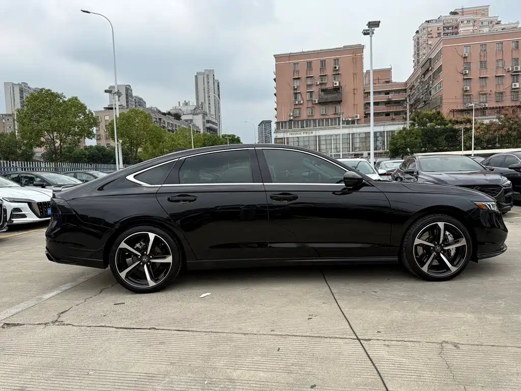 Honda Accord — миниатюра 8