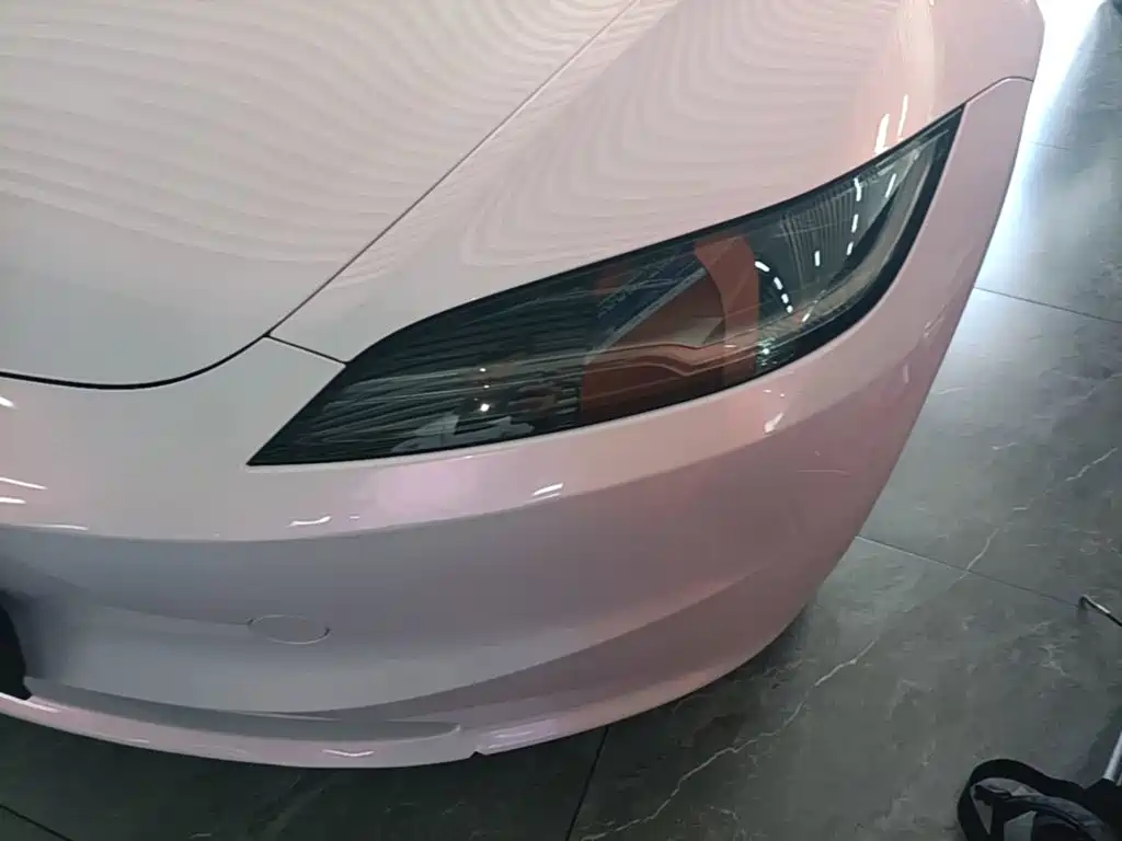 Tesla Model 3 — миниатюра 24