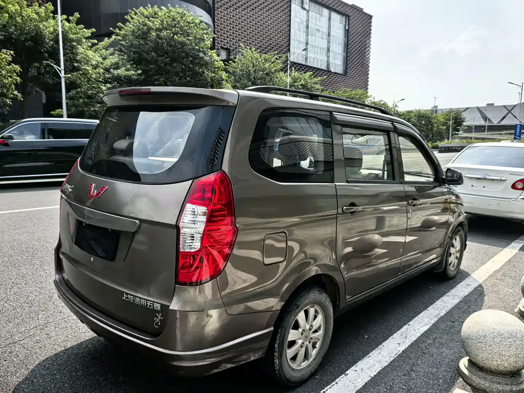Wuling Hongguang — миниатюра 5
