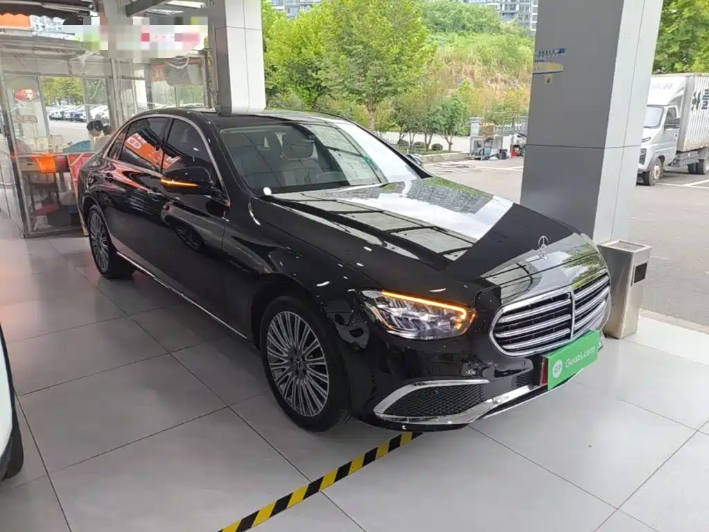 Mercedes-Benz E-Class — миниатюра 4