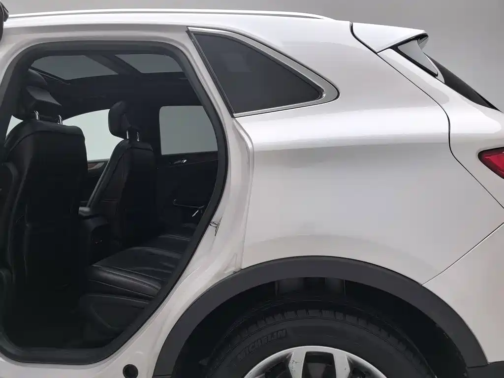 Lincoln MKC — миниатюра 15