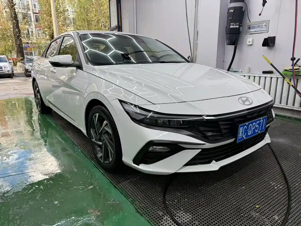 Hyundai Elantra — миниатюра 3