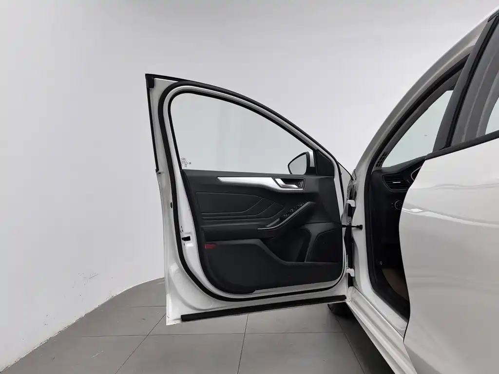 Ford Focus — миниатюра 8