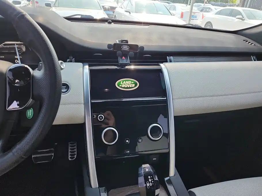 Land Rover Discovery Sport Hybrid — миниатюра 13