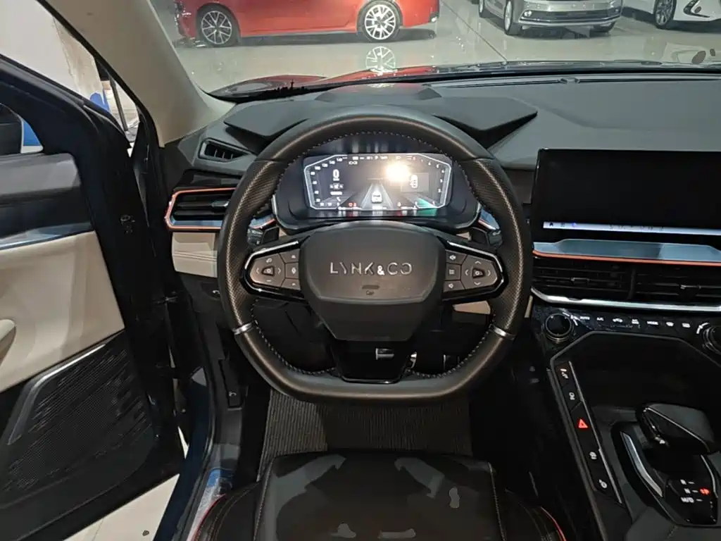 Lynk & Co 06 — миниатюра 11