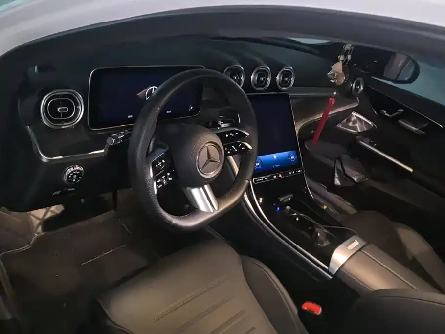 Mercedes-Benz C-Class — миниатюра 12