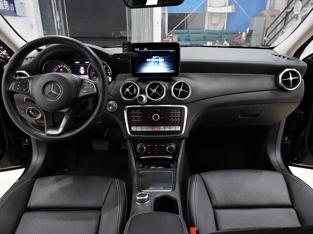 Mercedes-Benz GLA 2018 GLA 220 4MATIC Sport