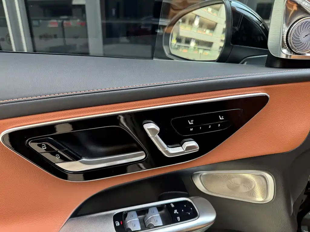Mercedes-Benz GLC — миниатюра 10