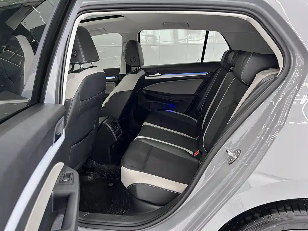 Volkswagen Golf — миниатюра 13